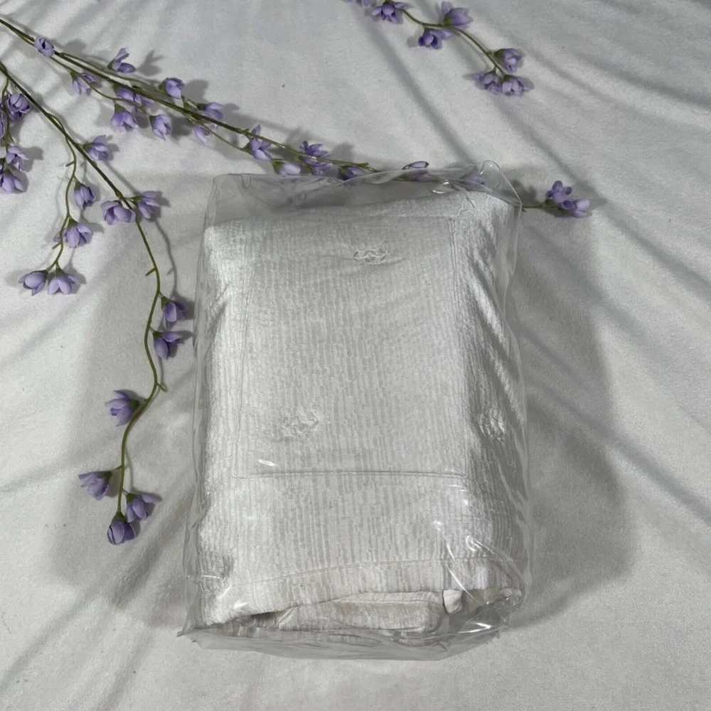 NEW [ 1‎ King ] Quilted Pillow Sham for Hudson Park Nouveau White